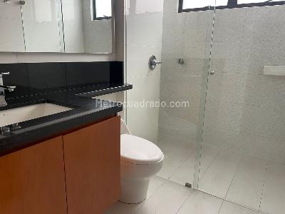 Apartamento de 2 alcobas en venta en Chico Virrey, Bogotá, 104 m² · foto 9 de 20