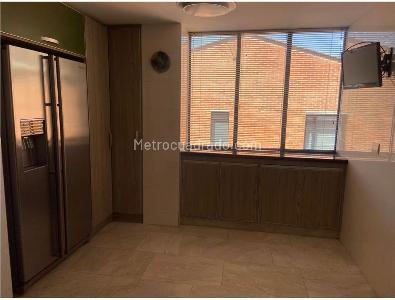 Apartamento de 3 alcobas en arriendo en Chico, Bogotá, 204 m² · foto 11 de 16