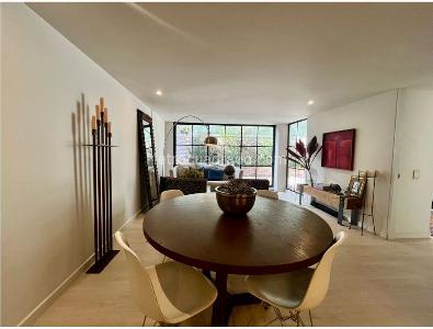 Apartamento de 2 alcobas en venta en Chico Central, Bogotá, 108 m² · foto 2 de 16