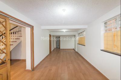 Casa de 5 alcobas en venta en Popular Modelo, Bogotá, 235 m² · foto 2 de 20