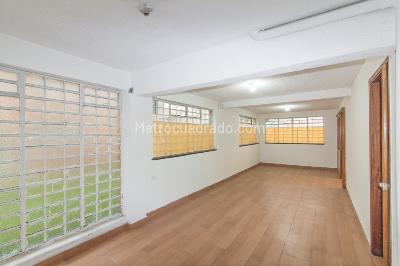 Casa de 5 alcobas en venta en Popular Modelo, Bogotá, 235 m² · foto 4 de 20