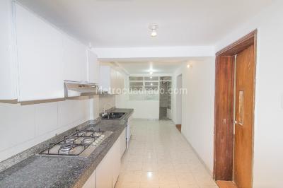Casa de 5 alcobas en venta en Popular Modelo, Bogotá, 235 m² · foto 10 de 20