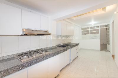 Casa de 5 alcobas en venta en Popular Modelo, Bogotá, 235 m² · foto 12 de 20