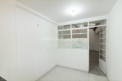 Casa de 5 alcobas en venta en Popular Modelo, Bogotá, 235 m² · foto 13 de 20