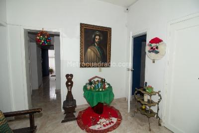 Casa de 5 alcobas en venta en Mariscal Sucre, Bogotá, 351 m² · foto 2 de 20