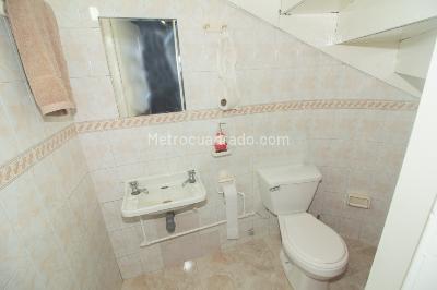 Casa de 5 alcobas en venta en Mariscal Sucre, Bogotá, 351 m² · foto 4 de 20