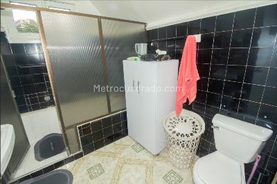 Casa de 5 alcobas en venta en Mariscal Sucre, Bogotá, 351 m² · foto 13 de 20