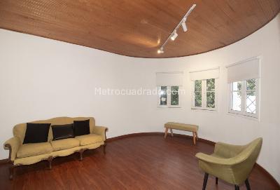 Casa de 5 alcobas en venta en Mariscal Sucre, Bogotá, 246 m² · foto 8 de 20