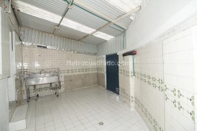Casa de 5 alcobas en venta en Mariscal Sucre, Bogotá, 246 m² · foto 10 de 20