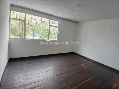 Casa de 5 alcobas en venta en La Europa, Bogotá, 663 m² · foto 2 de 13