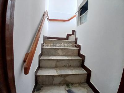 Casa de 5 alcobas en venta en La Europa, Bogotá, 663 m² · foto 9 de 13