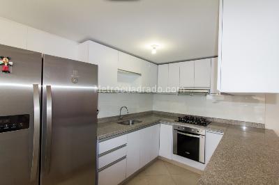 Apartamento de 3 alcobas en arriendo en Niza, Bogotá, 99 m² · foto 4 de 20