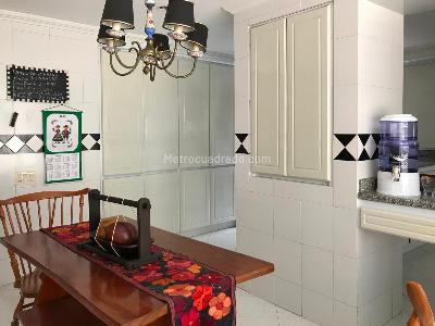 Apartamento de 4 alcobas en venta en Los Rosales, Bogotá, 310 m² · foto 10 de 19