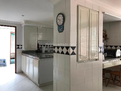 Apartamento de 4 alcobas en venta en Los Rosales, Bogotá, 310 m² · foto 12 de 19