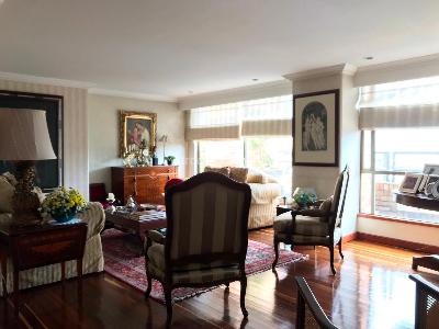 Apartamento de 4 alcobas en venta en Los Rosales, Bogotá, 310 m² · foto 3 de 19