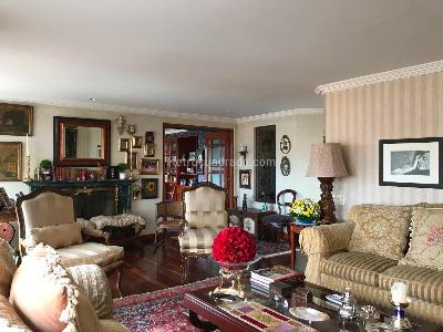 Apartamento de 4 alcobas en venta en Los Rosales, Bogotá, 310 m² · foto 4 de 19