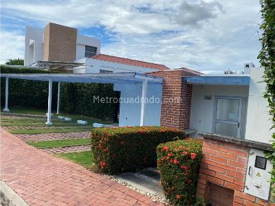 Casa de 4 alcobas en venta en Ricaurte, Girardot, 1254 m² · foto 3 de 20