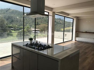 Casa de 4 alcobas en venta en El Salitre, Bogotá, 392 m² · foto 2 de 20