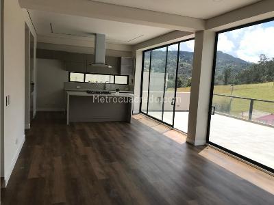 Casa de 4 alcobas en venta en El Salitre, Bogotá, 392 m² · foto 3 de 20