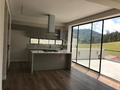 Casa de 4 alcobas en venta en El Salitre, Bogotá, 392 m² · foto 5 de 20