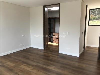 Casa de 4 alcobas en venta en El Salitre, Bogotá, 392 m² · foto 15 de 20