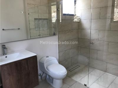 Casa de 4 alcobas en venta en El Salitre, Bogotá, 392 m² · foto 18 de 20