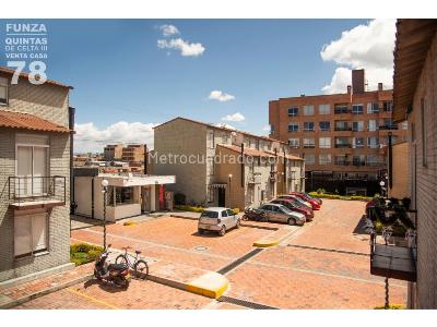Casa de 3 alcobas en venta en Celta 3, Funza, 65 m² · foto 2 de 20