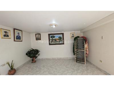 Casa de 5 alcobas en venta en Claret, Bogotá, 215 m² · foto 6 de 10