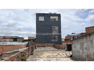 Casa de 5 alcobas en venta en Claret, Bogotá, 215 m² · foto 7 de 10