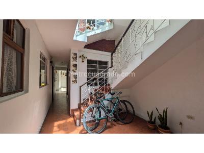 Casa de 5 alcobas en venta en Claret, Bogotá, 215 m² · foto 9 de 10