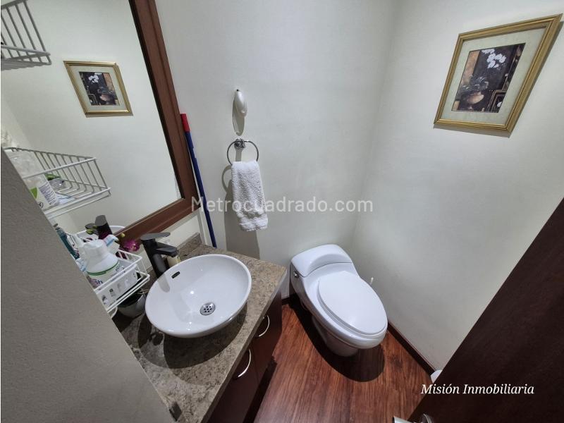 Piso – Bogotá, Chicó Lago - Más
