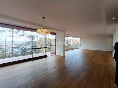 Apartamento de 3 alcobas en venta en Cerros De Los Alpes, Bogotá, 290 m² · foto 5 de 20