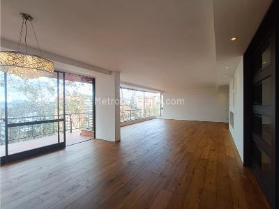 Apartamento de 3 alcobas en venta en Cerros De Los Alpes, Bogotá, 290 m² · foto 6 de 20