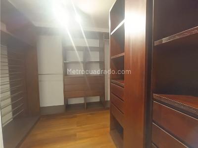 Apartamento de 3 alcobas en venta en Cerros De Los Alpes, Bogotá, 290 m² · foto 11 de 20