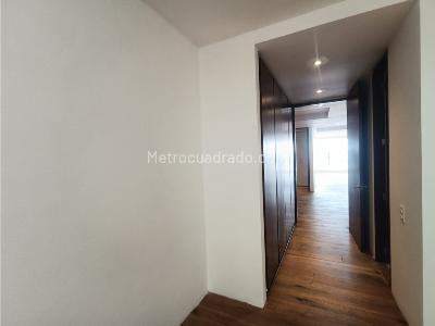 Apartamento de 3 alcobas en venta en Cerros De Los Alpes, Bogotá, 290 m² · foto 12 de 20