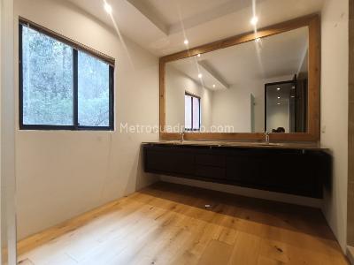 Apartamento de 3 alcobas en venta en Cerros De Los Alpes, Bogotá, 290 m² · foto 15 de 20