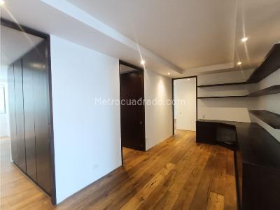 Apartamento de 3 alcobas en venta en Cerros De Los Alpes, Bogotá, 290 m² · foto 17 de 20