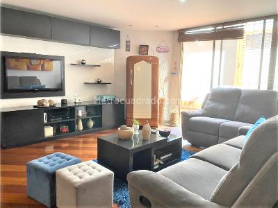 Apartamento de 3 alcobas en venta en Puente Largo, Bogotá, 172 m² · foto 2 de 20