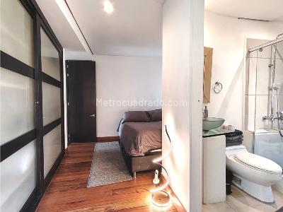 Apartamento de 2 alcobas en venta en Los Rosales, Bogotá, 152 m² · foto 15 de 18