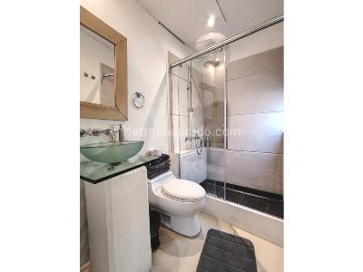 Apartamento de 2 alcobas en venta en Los Rosales, Bogotá, 152 m² · foto 16 de 18