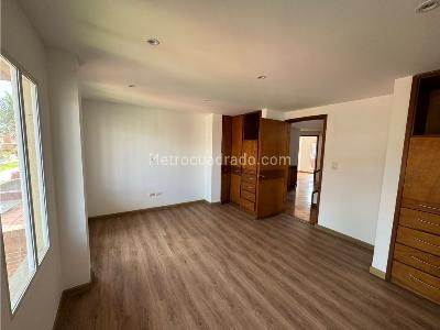 Casa de 5 alcobas en venta en Chia, Chía, 200 m² · foto 4 de 11