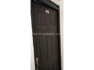 Casa de 5 alcobas en venta en El Refugio, Bogotá, 216 m² · foto 9 de 16