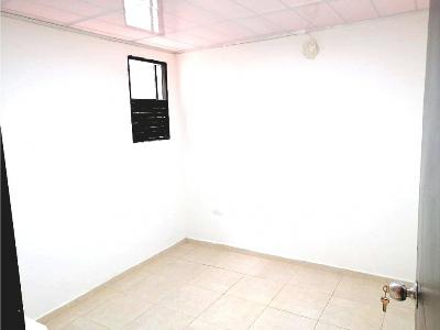 Casa de 5 alcobas en venta en El Refugio, Bogotá, 216 m² · foto 10 de 16
