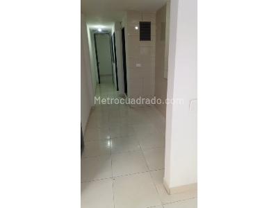 Casa de 5 alcobas en venta en El Refugio, Bogotá, 216 m² · foto 11 de 16