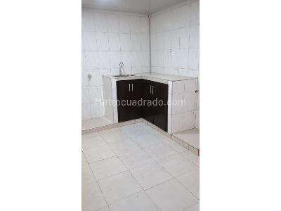 Casa de 5 alcobas en venta en El Refugio, Bogotá, 216 m² · foto 13 de 16