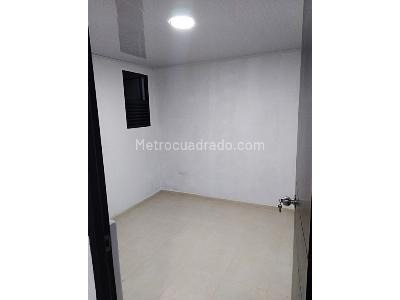 Casa de 5 alcobas en venta en El Refugio, Bogotá, 216 m² · foto 15 de 16