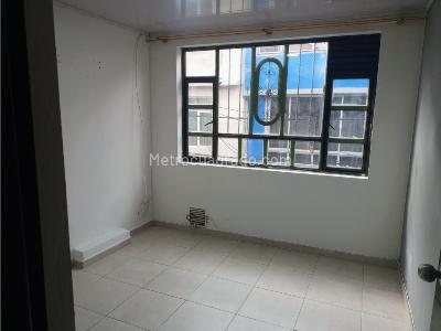 Casa de 5 alcobas en venta en El Refugio, Bogotá, 216 m² · foto 16 de 16