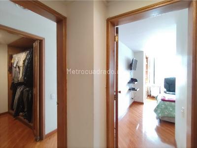 Apartamento de 3 alcobas en venta en Santa Barbara, Bogotá, 137 m² · foto 5 de 13