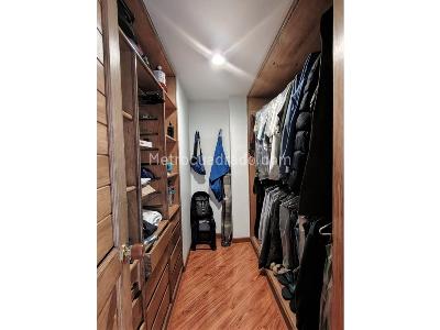 Apartamento de 3 alcobas en venta en Santa Barbara, Bogotá, 137 m² · foto 9 de 13