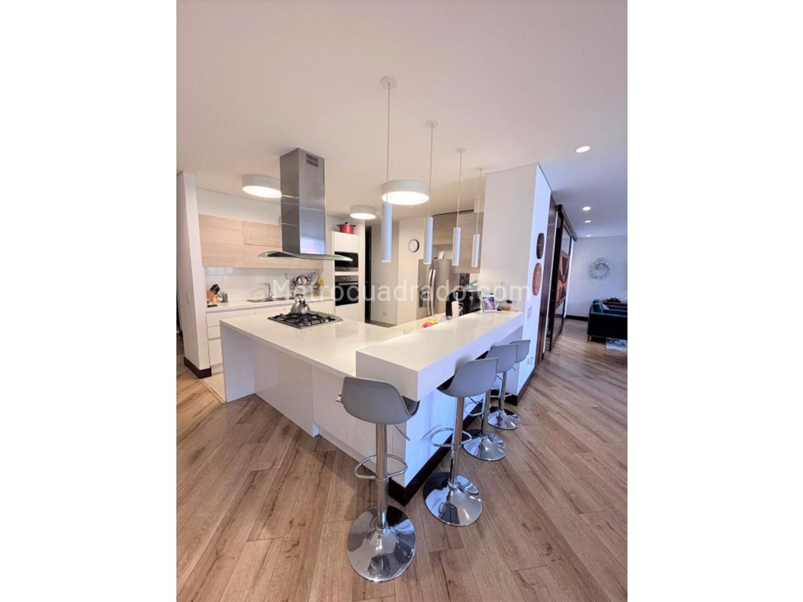 Apartamento de 3 habitaciones en venta en Chico Navarra, Bogotá — imagen 1 de 20